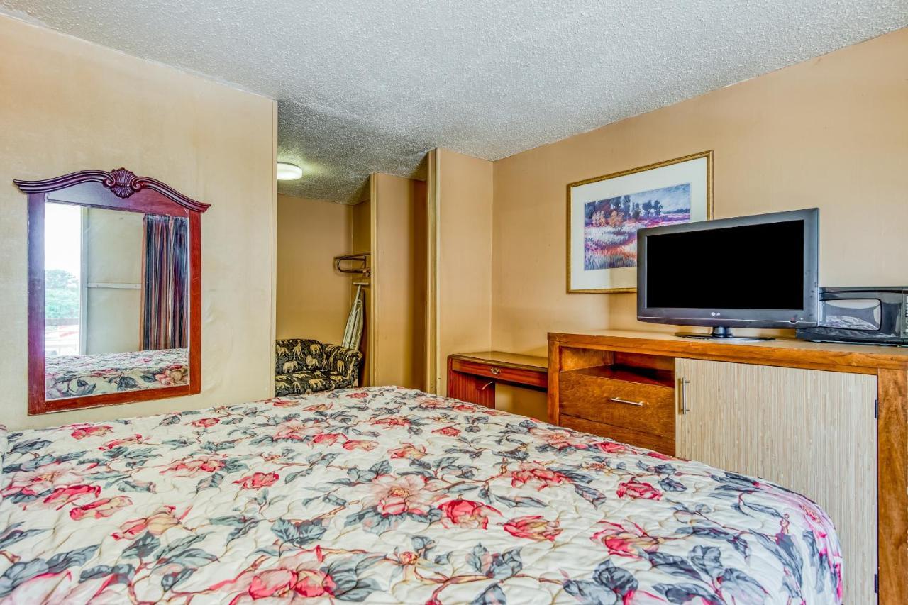 Oyo Hotel Jackson North I-55 ภายนอก รูปภาพ