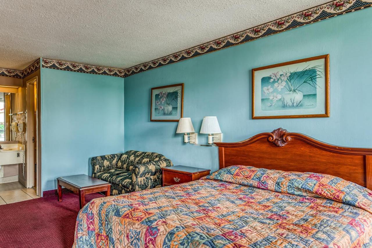 Oyo Hotel Jackson North I-55 ภายนอก รูปภาพ