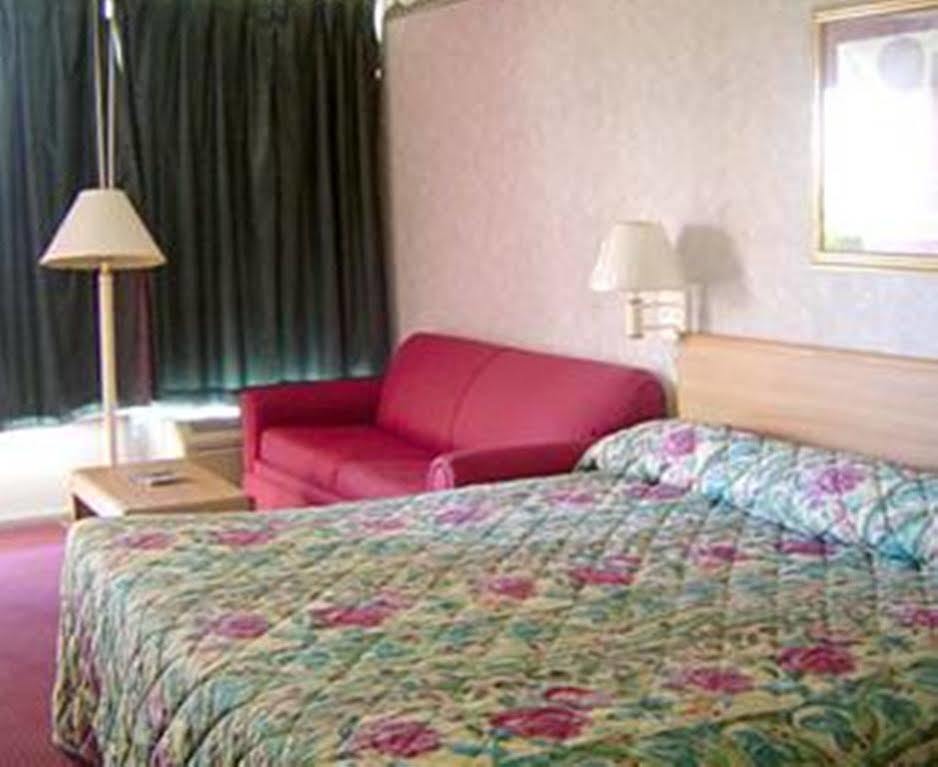 Oyo Hotel Jackson North I-55 ภายนอก รูปภาพ